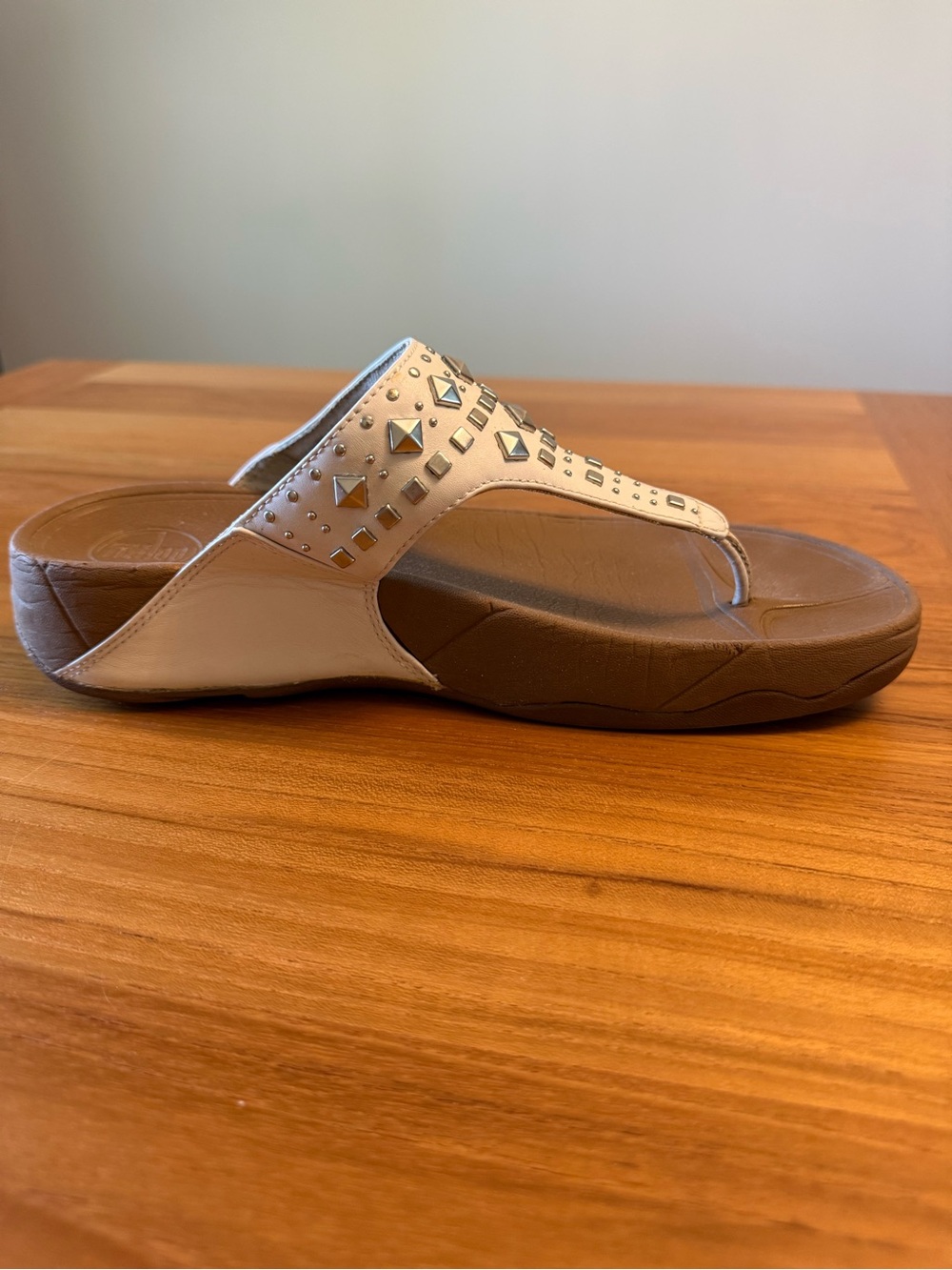 Fitflop White Studded Thong Sandal - Size 9